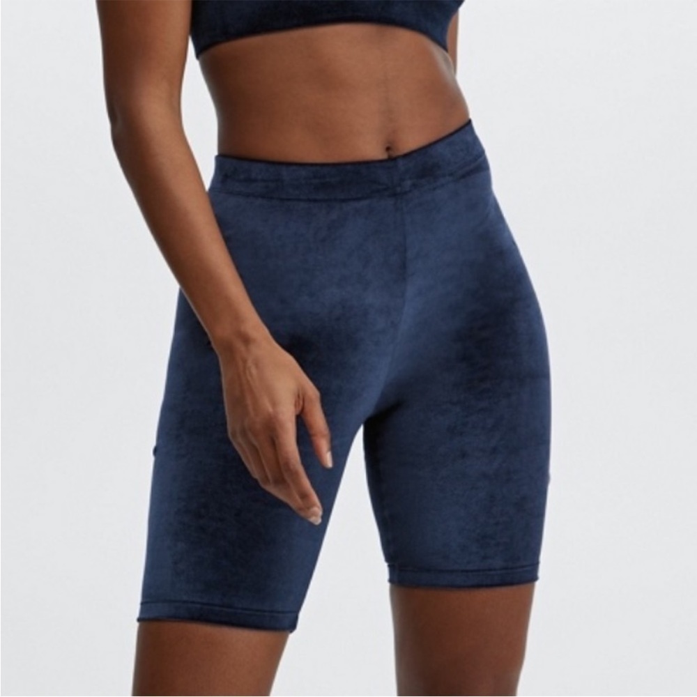 NWT Fabletics High Waisted Velour 9'' Short Navy